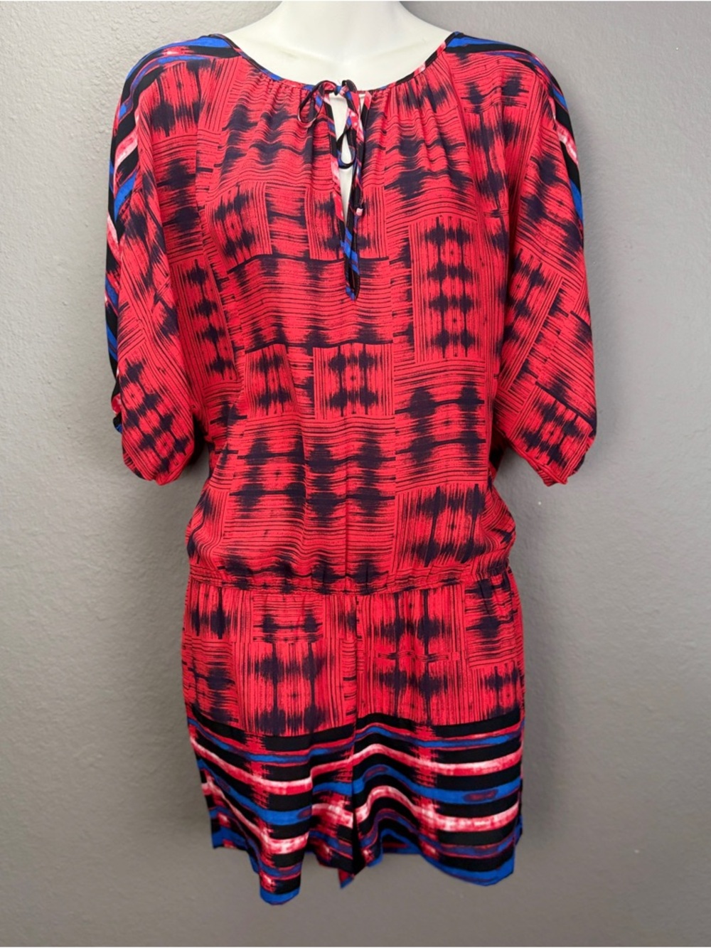 BCBGMAXAZRIA Red Blue Lucille Abstract printed Dolman Romper Sz XS Minimalist